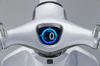Illustration for article titled Honda's Electric Retro Scooter Could Be A Cute Cheap Transport Rival To Vespa